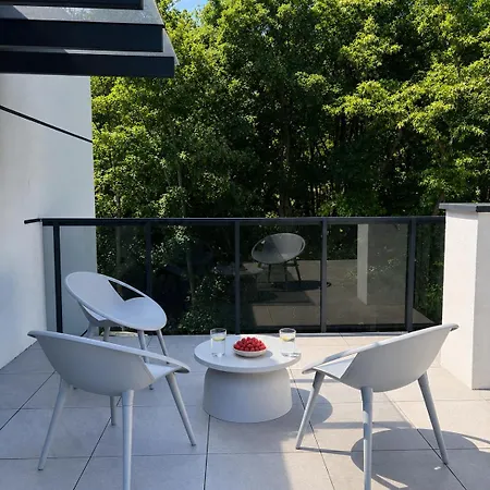 In Ab Park Apartment